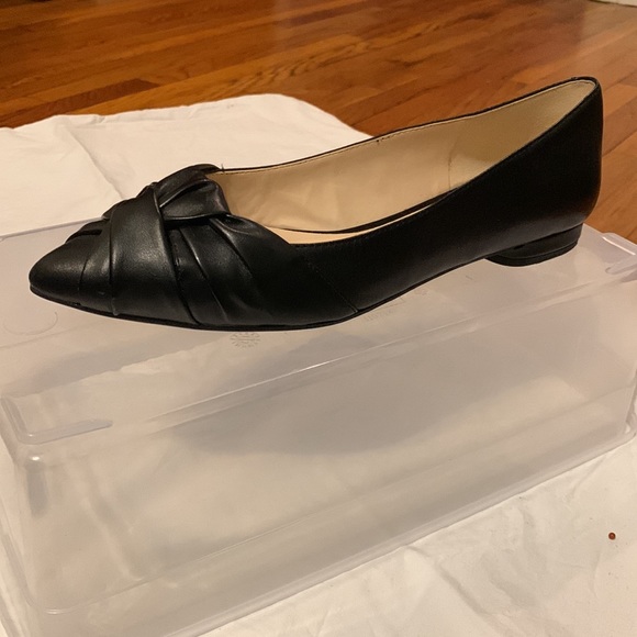 Nine West Women's Leather Ballet Flat, Black, size 7M, only worn once - Picture 4 of 12